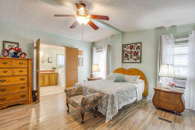 4406 Appletree Court, Granbury, TX 76048