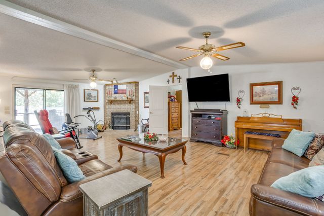 4406 Appletree Court, Granbury, TX 76048
