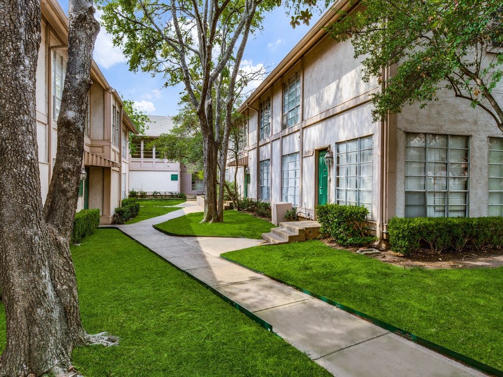 10578 High Hollows Drive 266, Dallas, TX 75230
