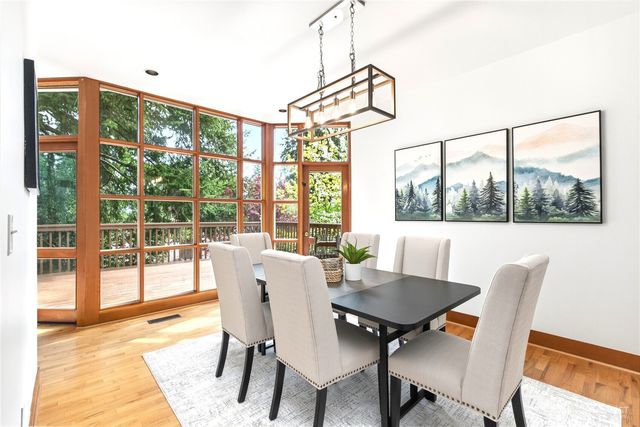 7020 137th Avenue NE, Redmond, WA 98052