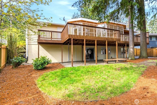 7020 137th Avenue NE, Redmond, WA 98052