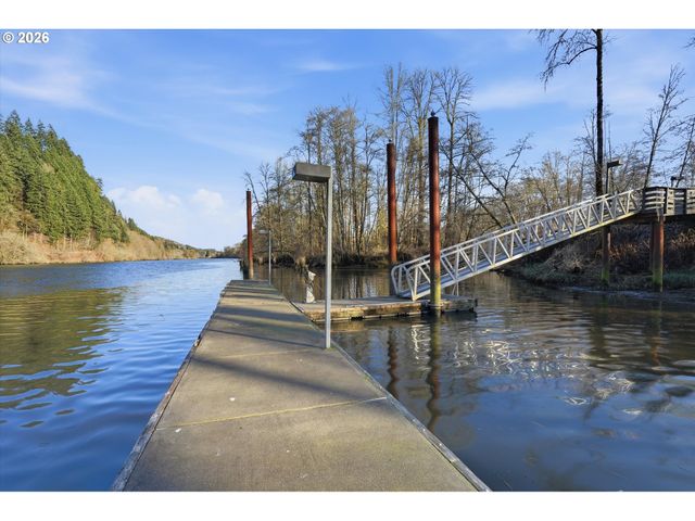 266 COLUMBIA POINT Rd, Longview, WA 98632