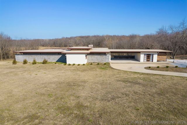 27400 S 614 Road, Grove, OK 74344