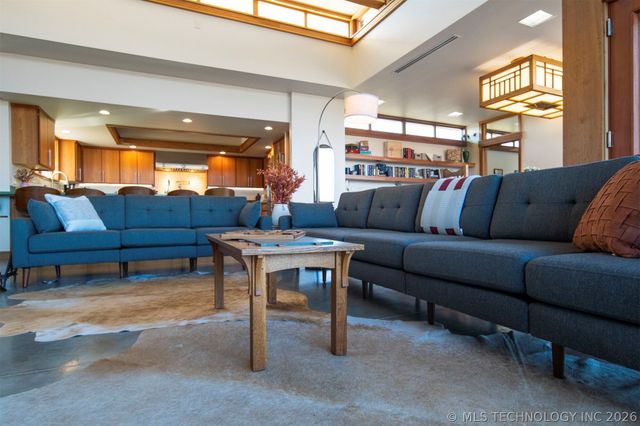 27400 S 614 Road, Grove, OK 74344