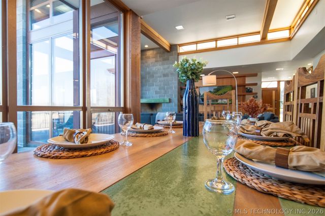 27400 S 614 Road, Grove, OK 74344