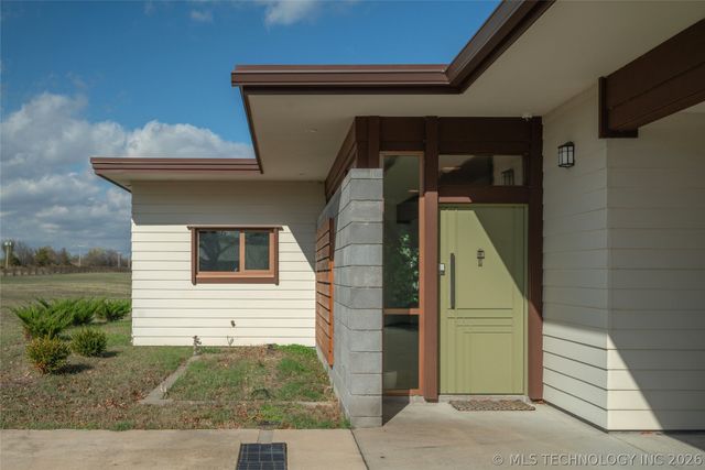 27400 S 614 Road, Grove, OK 74344