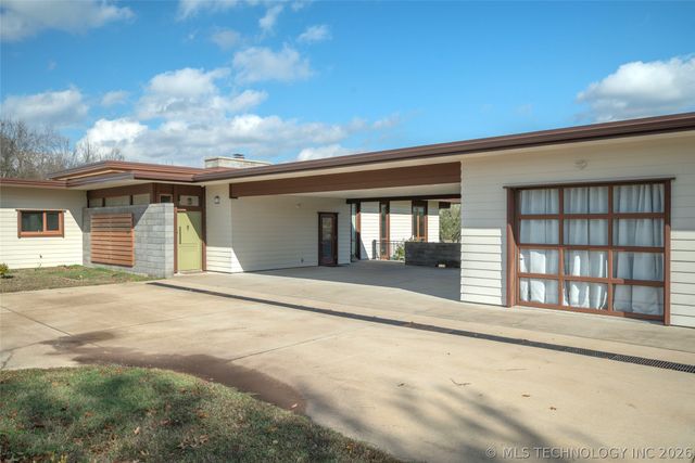 27400 S 614 Road, Grove, OK 74344