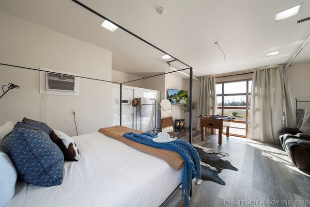 27400 S 614 Road, Grove, OK 74344