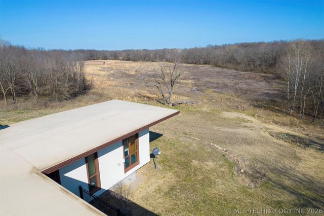 27400 S 614 Road, Grove, OK 74344