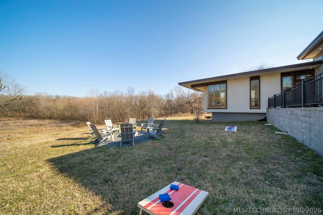 27400 S 614 Road, Grove, OK 74344