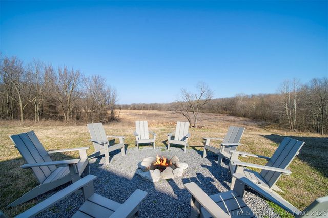 27400 S 614 Road, Grove, OK 74344