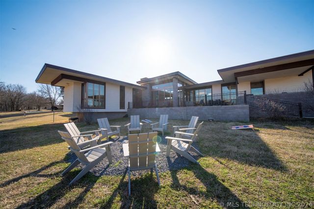 27400 S 614 Road, Grove, OK 74344