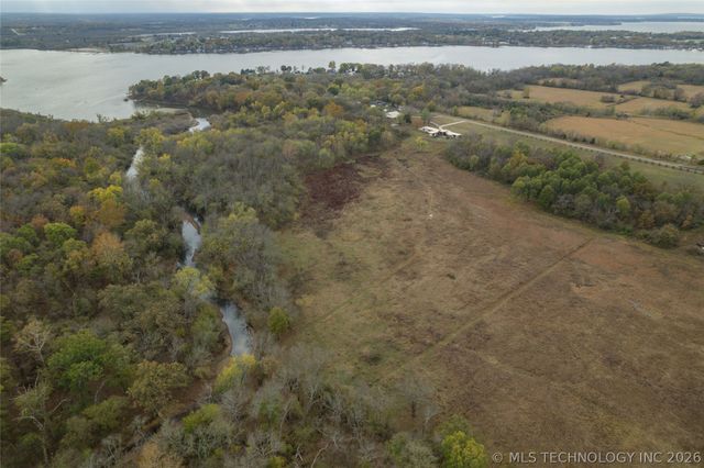 27400 S 614 Road, Grove, OK 74344