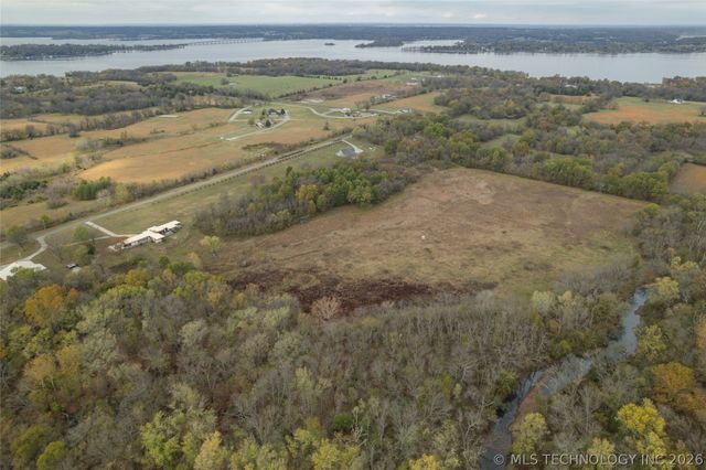 27400 S 614 Road, Grove, OK 74344