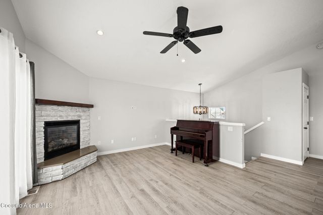2617 W Blueberry CIR, Hayden, ID 83835