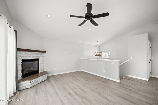 2617 W Blueberry CIR, Hayden, ID 83835