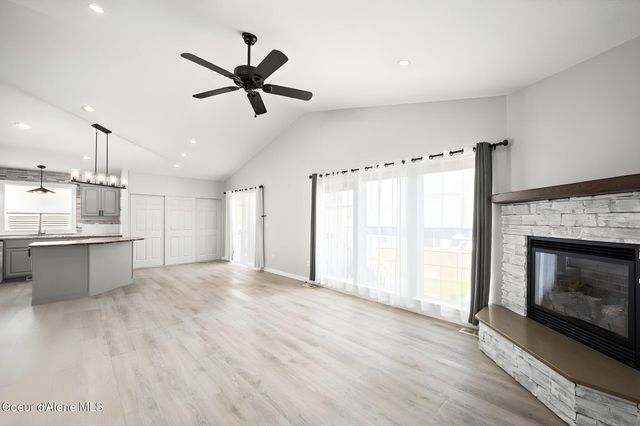 2617 W Blueberry CIR, Hayden, ID 83835