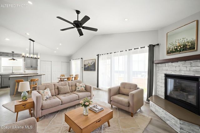 2617 W Blueberry CIR, Hayden, ID 83835
