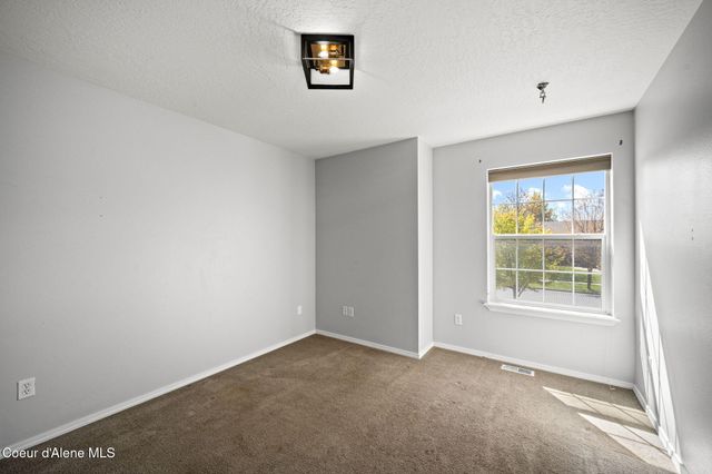 2617 W Blueberry CIR, Hayden, ID 83835