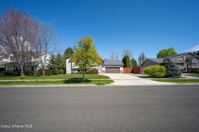 2617 W Blueberry CIR, Hayden, ID 83835