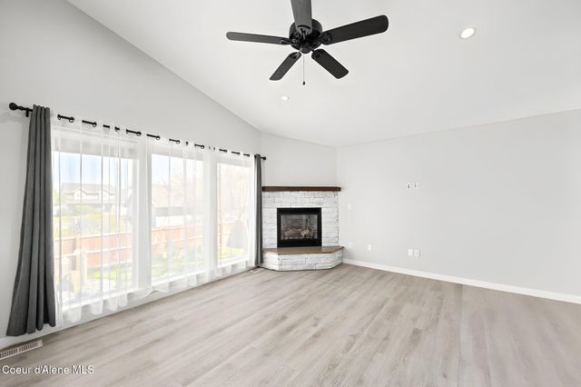 2617 W Blueberry CIR, Hayden, ID 83835