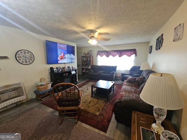 509 W Jule Peek Avenue, Cedartown, GA 30125
