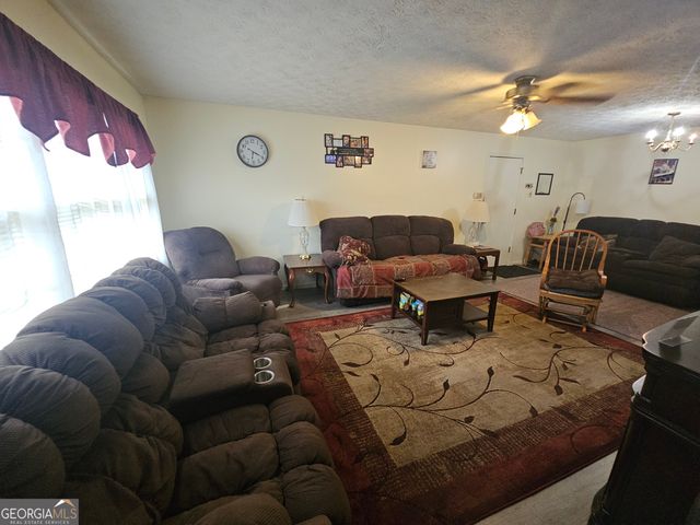 509 W Jule Peek Avenue, Cedartown, GA 30125