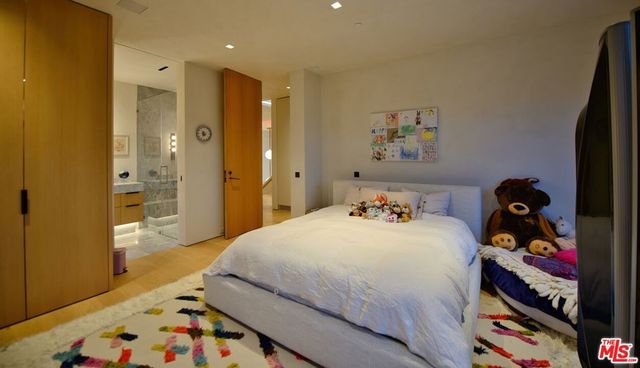 11531 Orum Road, Los Angeles, CA 90049