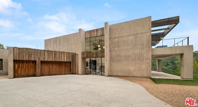 11531 Orum Road, Los Angeles, CA 90049