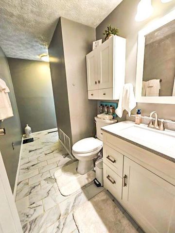 424 Sycamore Drive, Pickerington, OH 43147