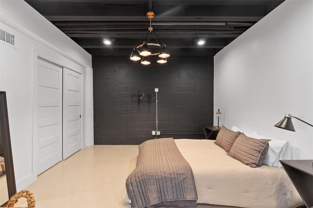 1700 Buffalo-Gap RD, Austin, TX 78734