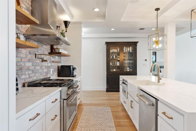 1700 Buffalo-Gap RD, Austin, TX 78734