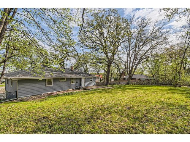 1316 Holdridge Terrace, Wayzata, MN 55391
