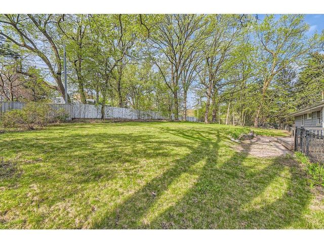 1316 Holdridge Terrace, Wayzata, MN 55391
