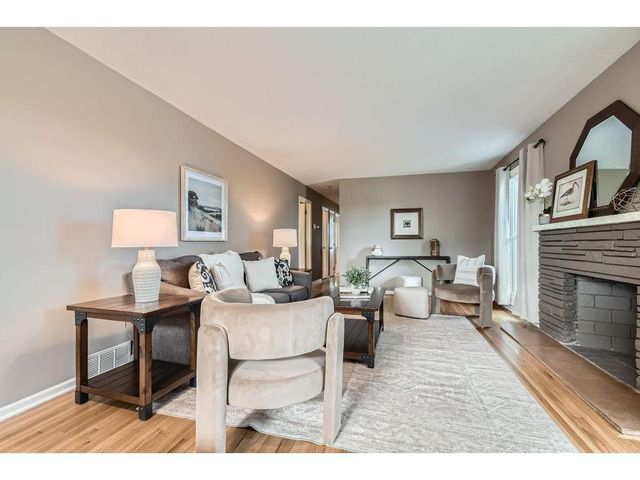 1316 Holdridge Terrace, Wayzata, MN 55391
