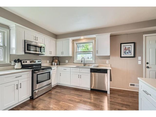 1316 Holdridge Terrace, Wayzata, MN 55391