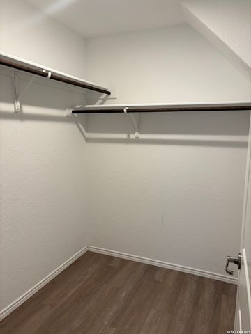 930 Cook Bnd, San Antonio, TX 78221