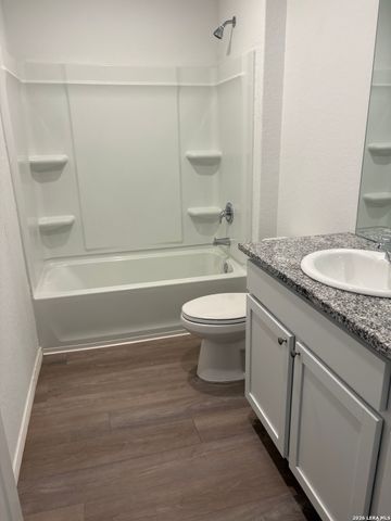 930 Cook Bnd, San Antonio, TX 78221