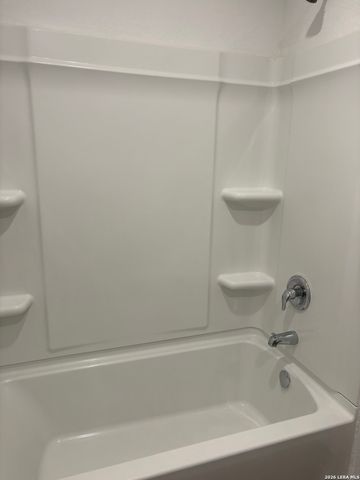 930 Cook Bnd, San Antonio, TX 78221