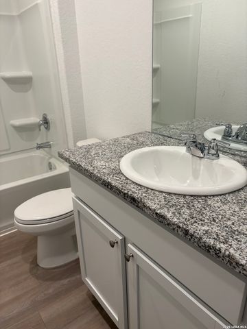 930 Cook Bnd, San Antonio, TX 78221