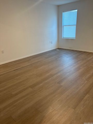930 Cook Bnd, San Antonio, TX 78221
