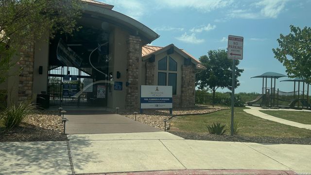 930 Cook Bnd, San Antonio, TX 78221