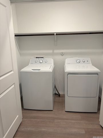 930 Cook Bnd, San Antonio, TX 78221