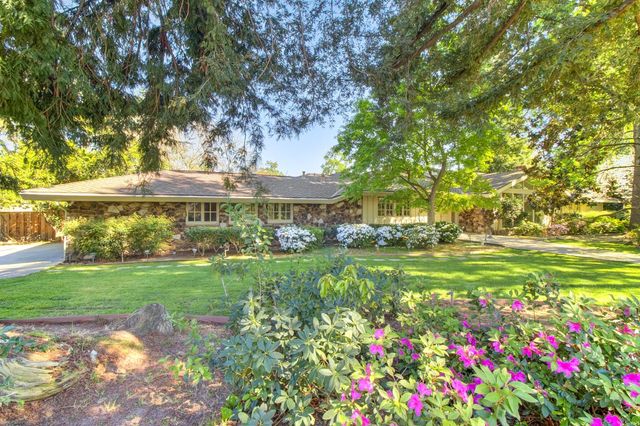 1700 McClaren Dr, Carmichael, CA 95608