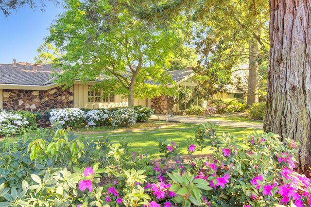 1700 McClaren Dr, Carmichael, CA 95608