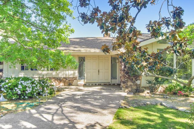 1700 McClaren Dr, Carmichael, CA 95608