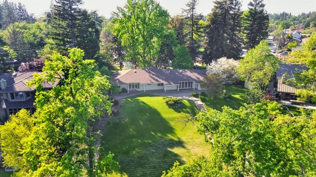 1700 McClaren Dr, Carmichael, CA 95608