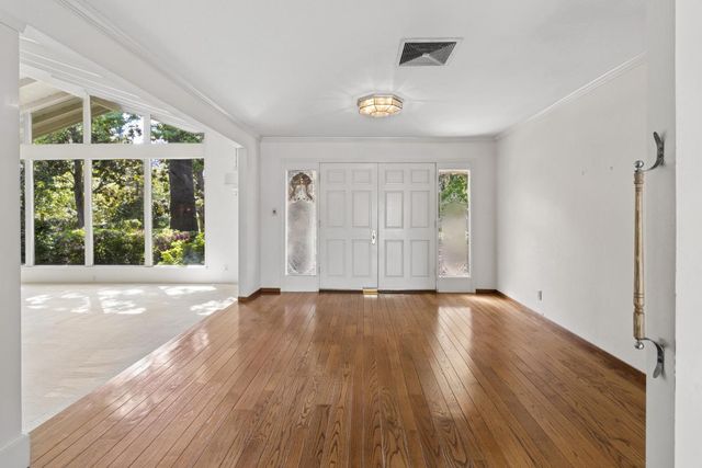 1700 McClaren Dr, Carmichael, CA 95608