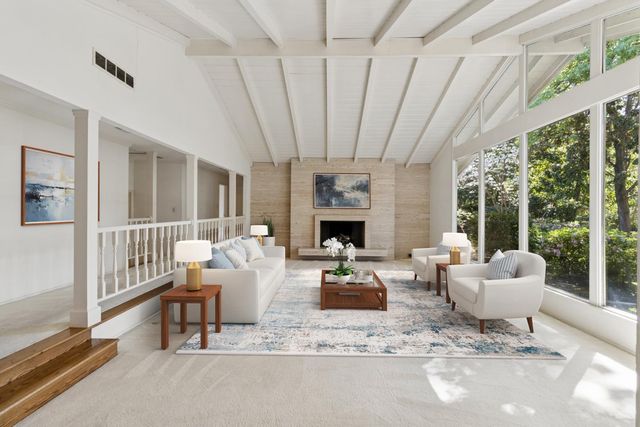 1700 McClaren Dr, Carmichael, CA 95608