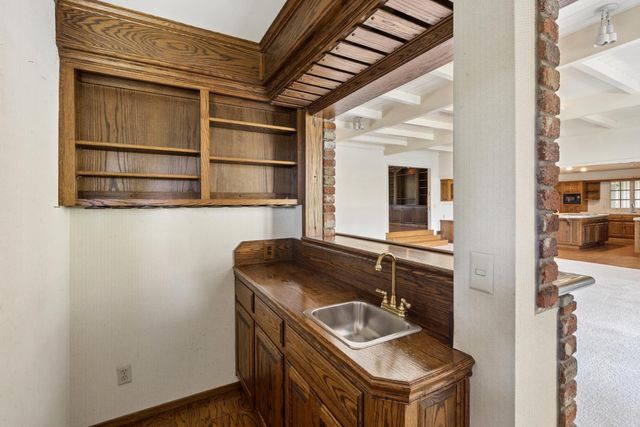 1700 McClaren Dr, Carmichael, CA 95608